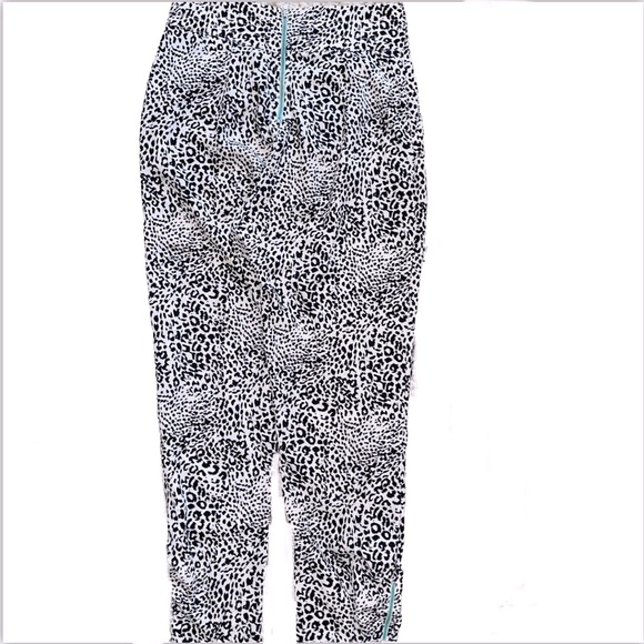 4 Sienna High Waist B&W Leopard Joggers - Picture 3 of 12